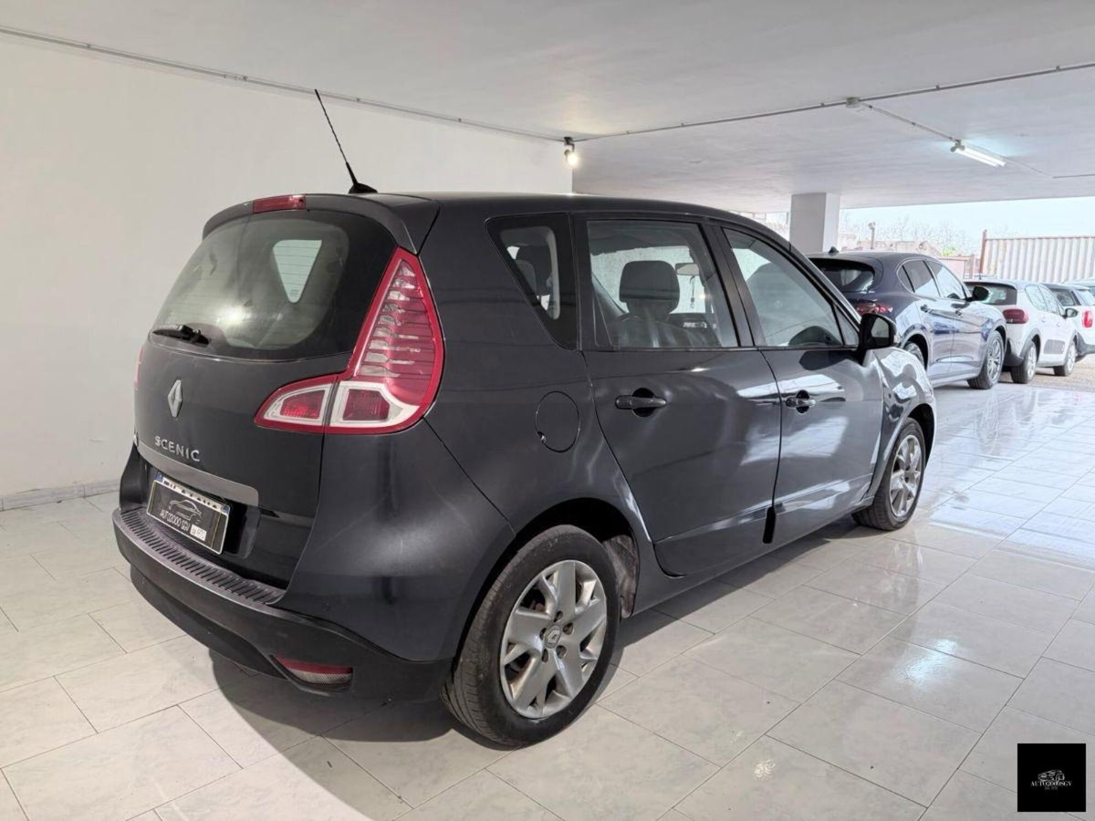 Renault Scénic X-Mod 1.6 Attractive (14)