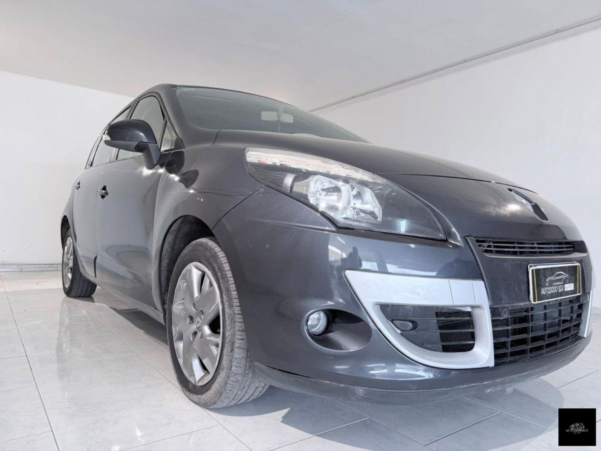 Renault Scénic X-Mod 1.6 Attractive (2)