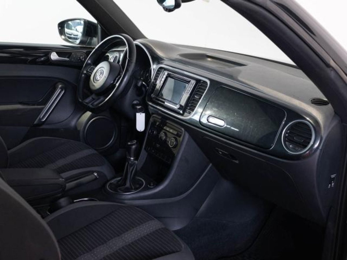 Volkswagen Maggiolino Cabrio 2.0 TDI Sport BlueMotion Technology (13)