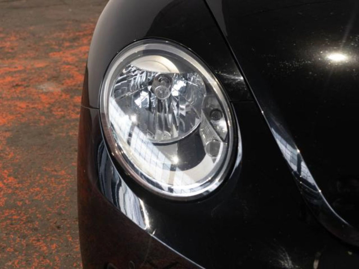 Volkswagen Maggiolino Cabrio 2.0 TDI Sport BlueMotion Technology (8)