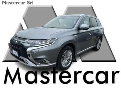 Mitsubishi Outlander 2.4 MIVEC 4WD PHEV Instyle Plus SDA  usata