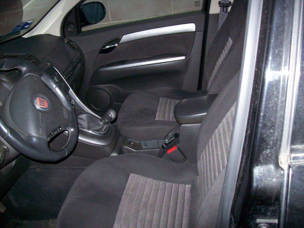 Fiat Croma 1.9 Multijet 16V Emotion (5)