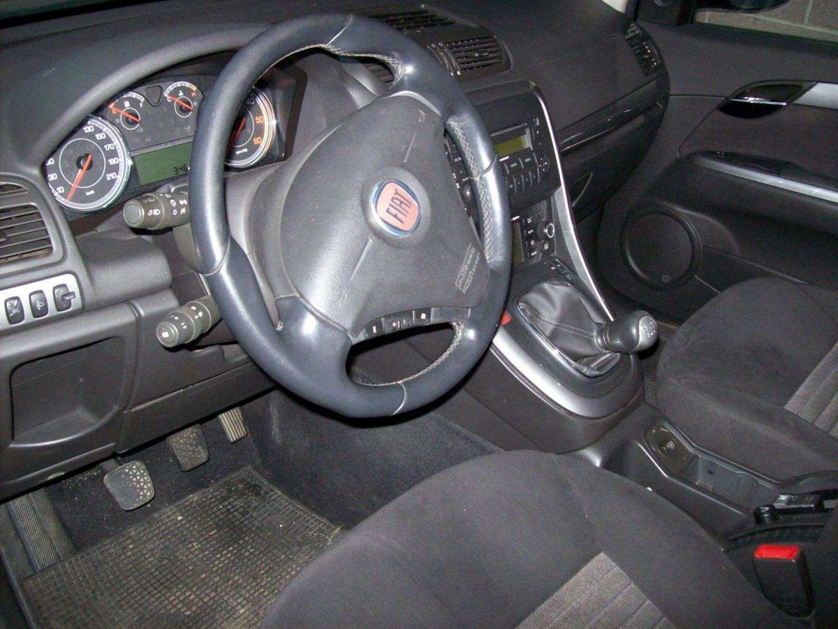 Fiat Croma 1.9 Multijet 16V Emotion (7)