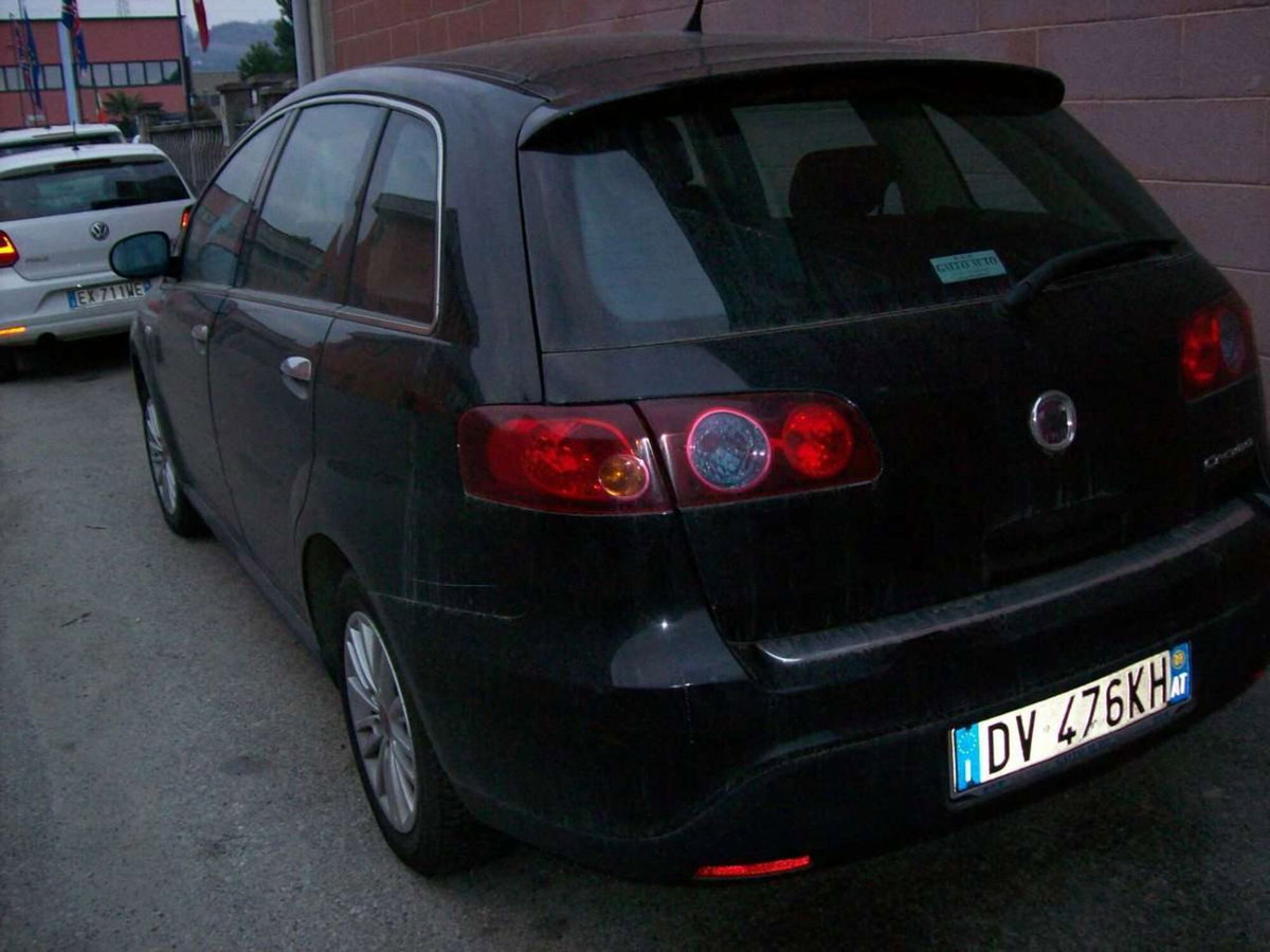 Fiat Croma 1.9 Multijet 16V Emotion (9)