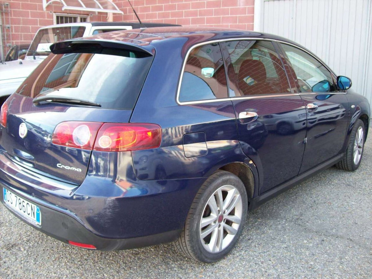 Fiat Croma 1.9 Multijet 16V Emotion (12)