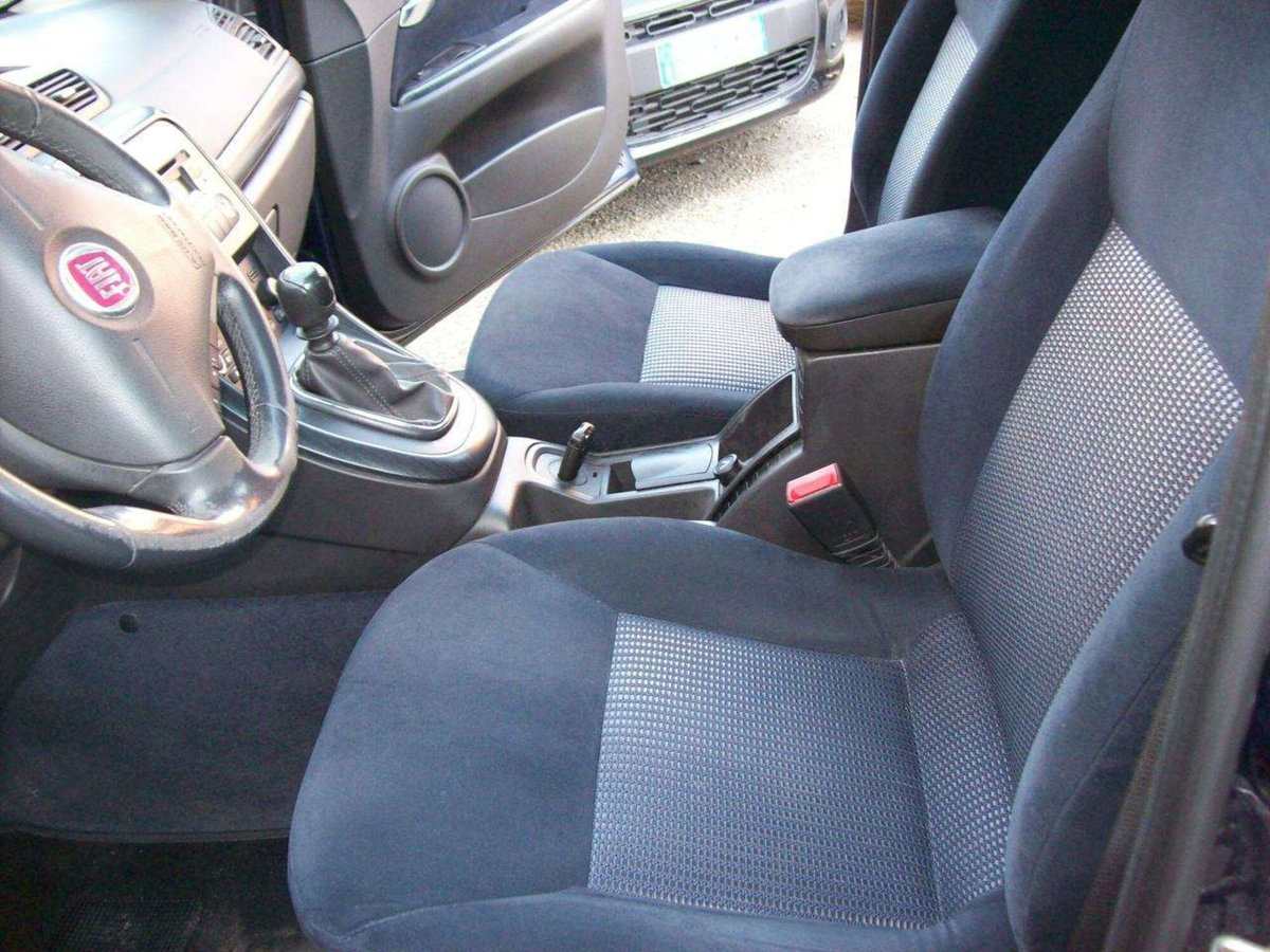Fiat Croma 1.9 Multijet 16V Emotion (4)