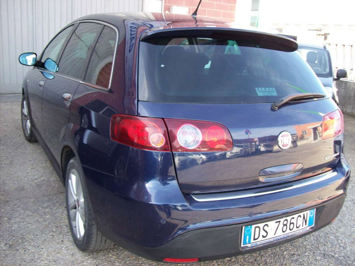 Fiat Croma 1.9 Multijet 16V Emotion (9)