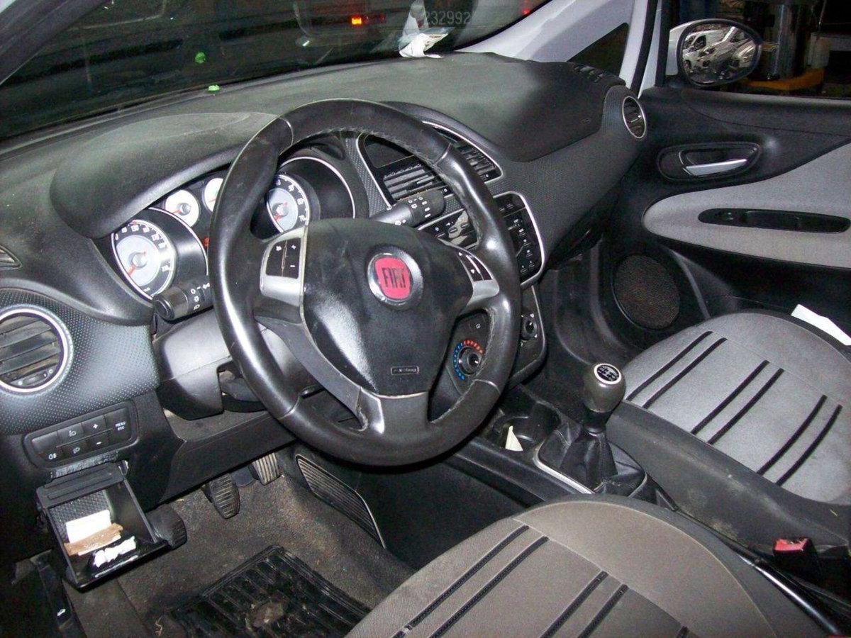 Fiat Punto Evo 1.3 Mjt 95 CV DPF 5 porte S&S Dualogic Dynamic (10)