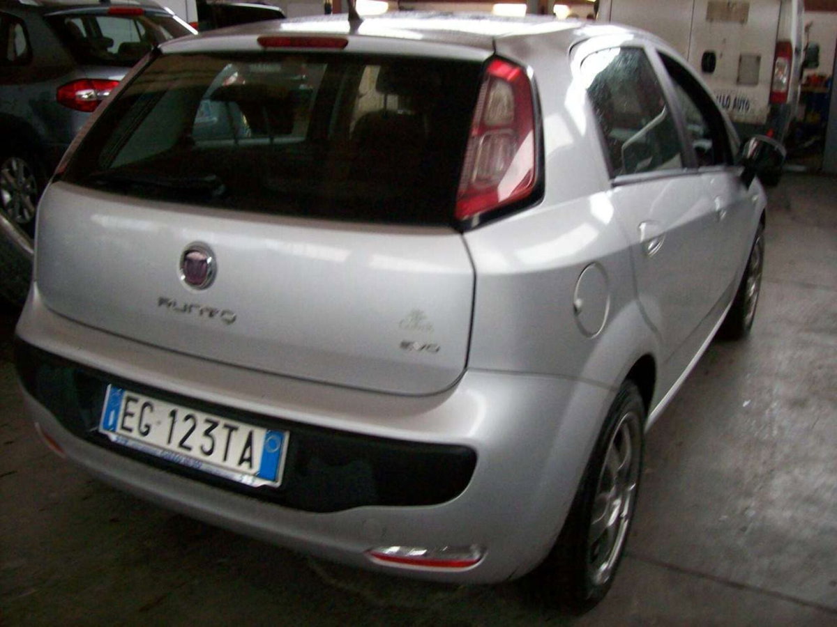 Fiat Punto Evo 1.3 Mjt 95 CV DPF 5 porte S&S Dualogic Dynamic (4)