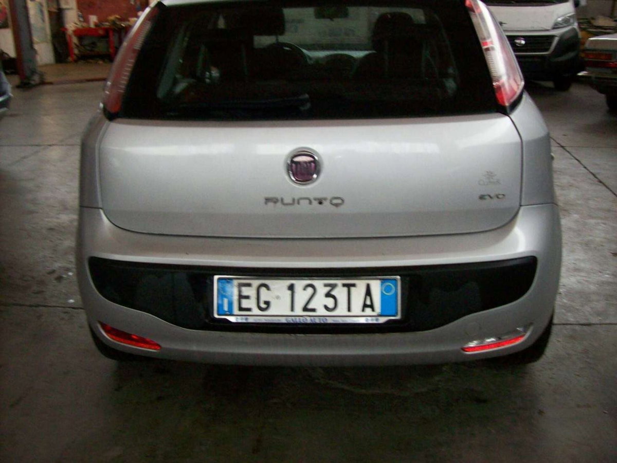Fiat Punto Evo 1.3 Mjt 95 CV DPF 5 porte S&S Dualogic Dynamic (5)