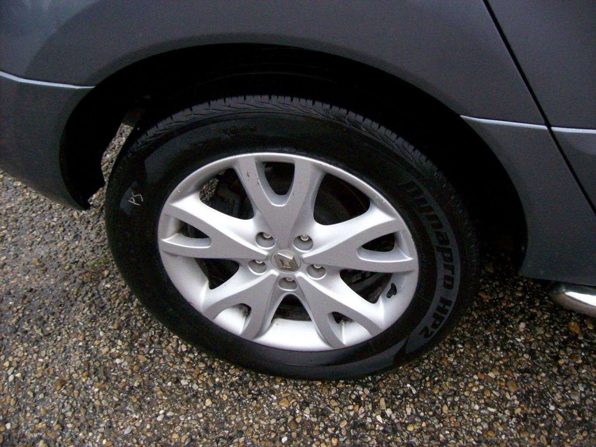 Renault Koleos 2.0 dCi 150CV 4X4 Dynamique (5)