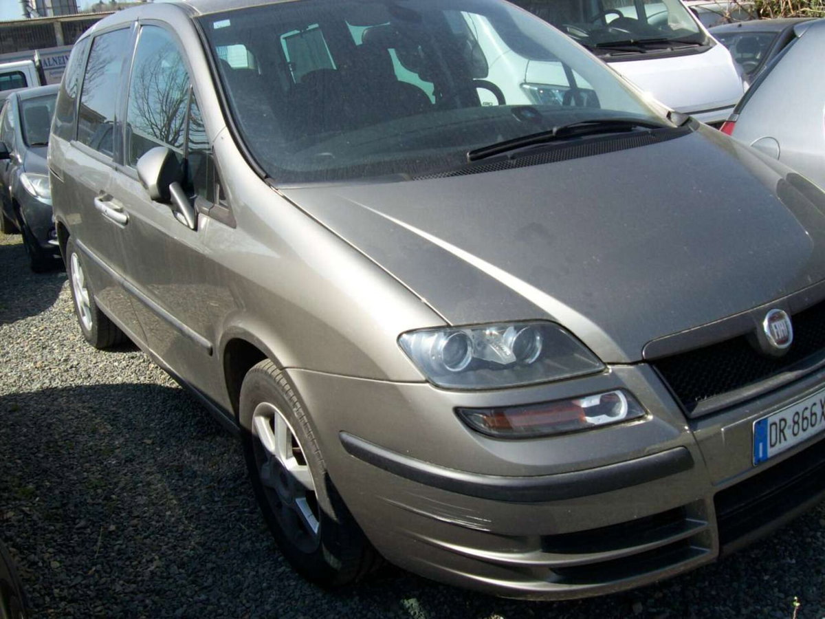 Fiat Ulysse 2.2 MJT Emotion (2)