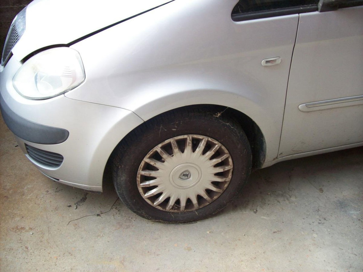 Lancia Musa 1.3 Multijet 16V 90 CV Oro (2)