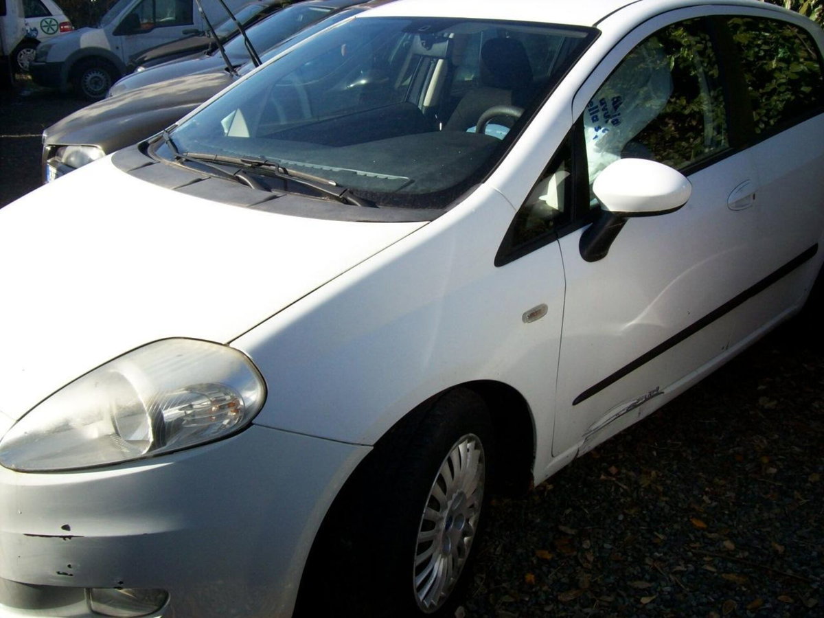 Fiat Grande Punto 1.4 Starjet 16V 5 porte Dynamic (2)