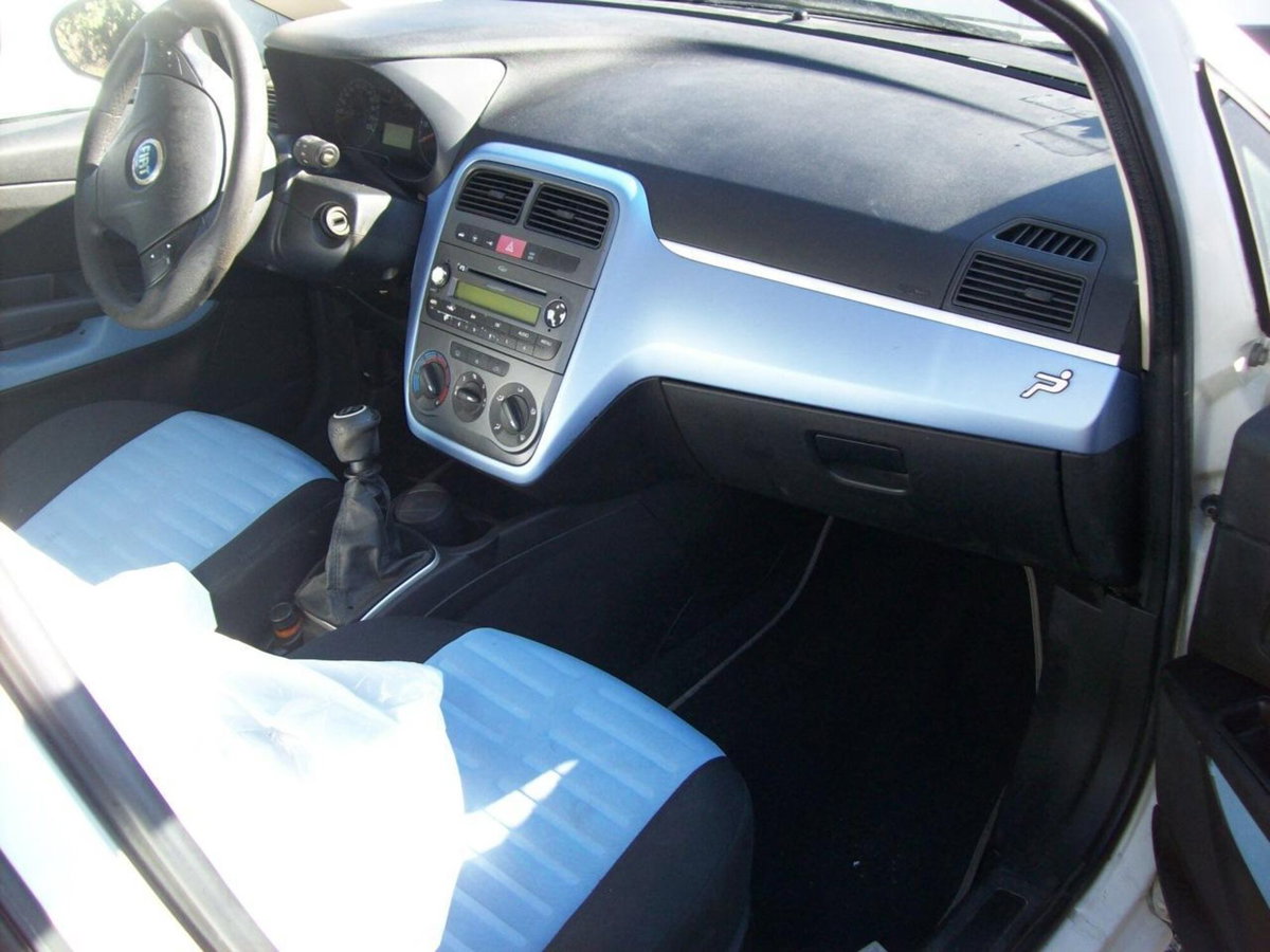 Fiat Grande Punto 1.4 Starjet 16V 5 porte Dynamic (3)