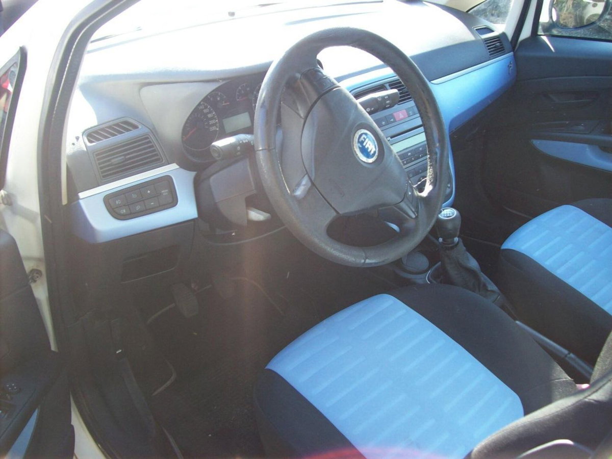 Fiat Grande Punto 1.4 Starjet 16V 5 porte Dynamic (4)