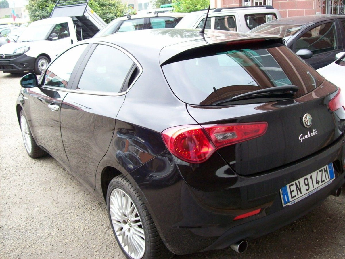 Alfa Romeo Giulietta 2.0 JTDm-2 Exclusive 170cv (5)