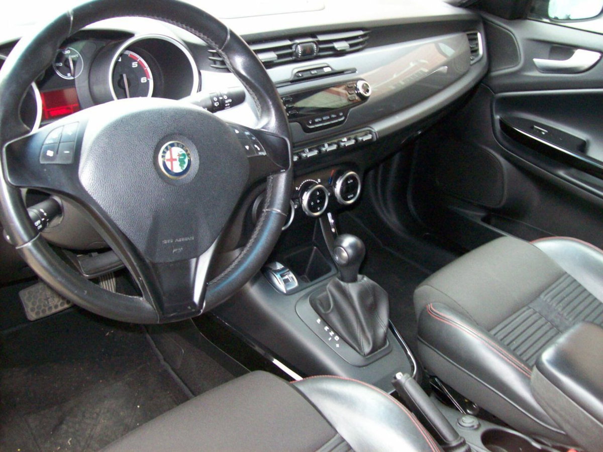 Alfa Romeo Giulietta 2.0 JTDm-2 Exclusive 170cv (9)