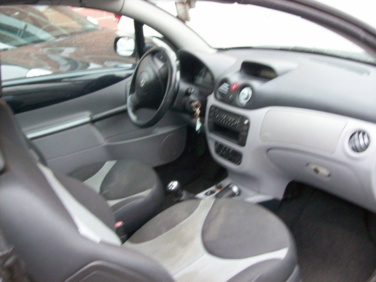 Citroen C3 Cabrio 1.4 HDi 70CV (13)