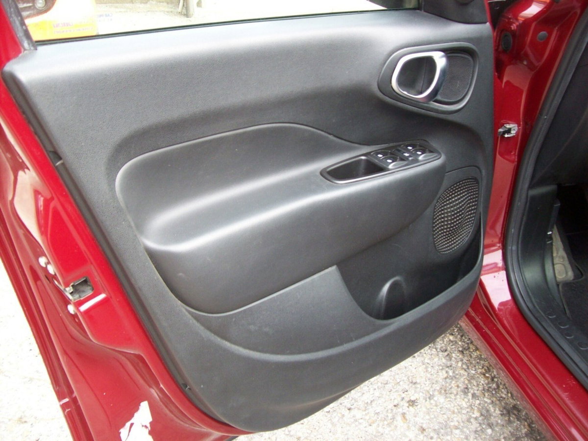 Fiat 500L Living 1.6 Multijet 120 CV Lounge (10)