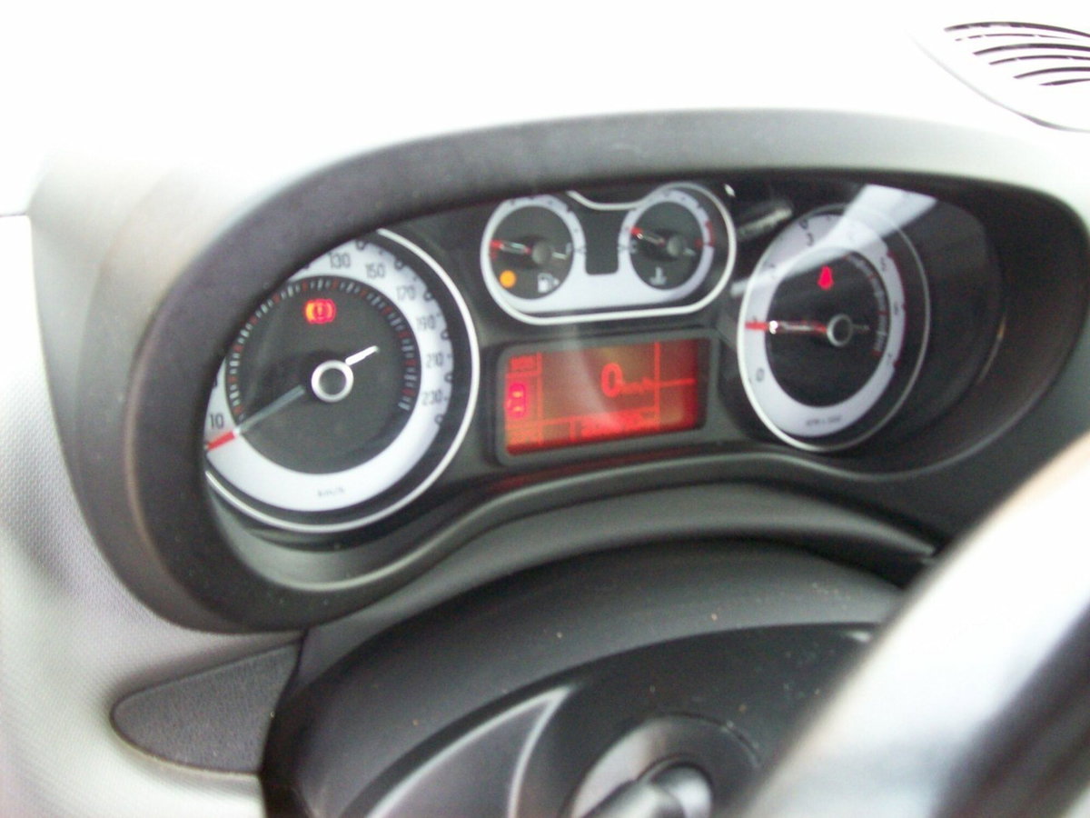 Fiat 500L Living 1.6 Multijet 120 CV Lounge (8)