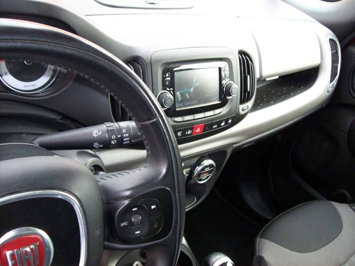 Fiat 500L Living 1.6 Multijet 120 CV Lounge (9)