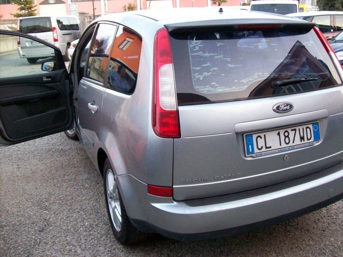 Ford C-Max 2.0 TDCi 136 CV (11)