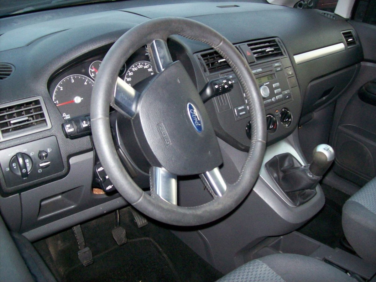 Ford C-Max 2.0 TDCi 136 CV (8)