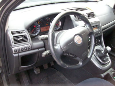Fiat Croma 1.9 Multijet Emotion (10)