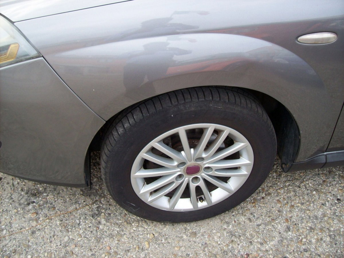 Fiat Croma 1.9 Multijet Emotion (4)