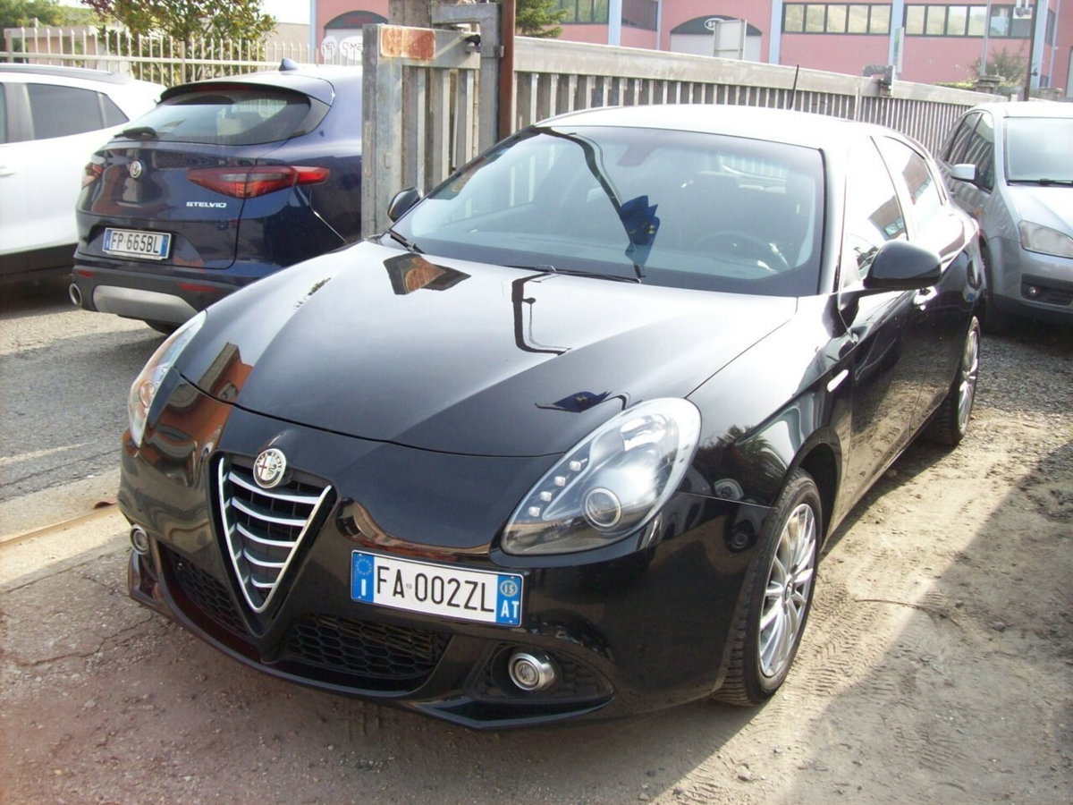 Alfa Romeo Giulietta 1.6 JTDm-2 Distinctive (14)