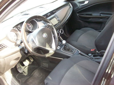 Alfa Romeo Giulietta 1.6 JTDm-2 Distinctive (16)