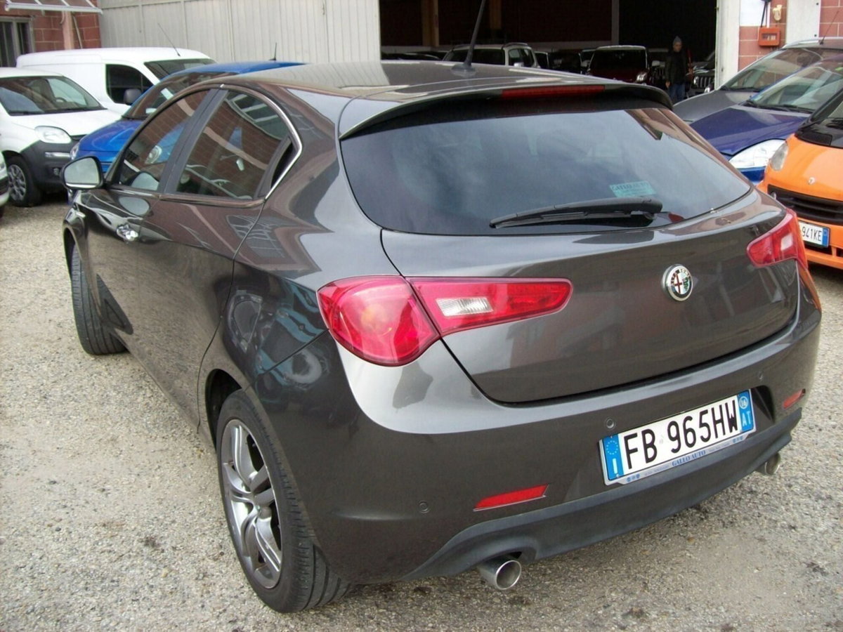 Alfa Romeo Giulietta 2.0 JTDm Sprint 150cv (10)