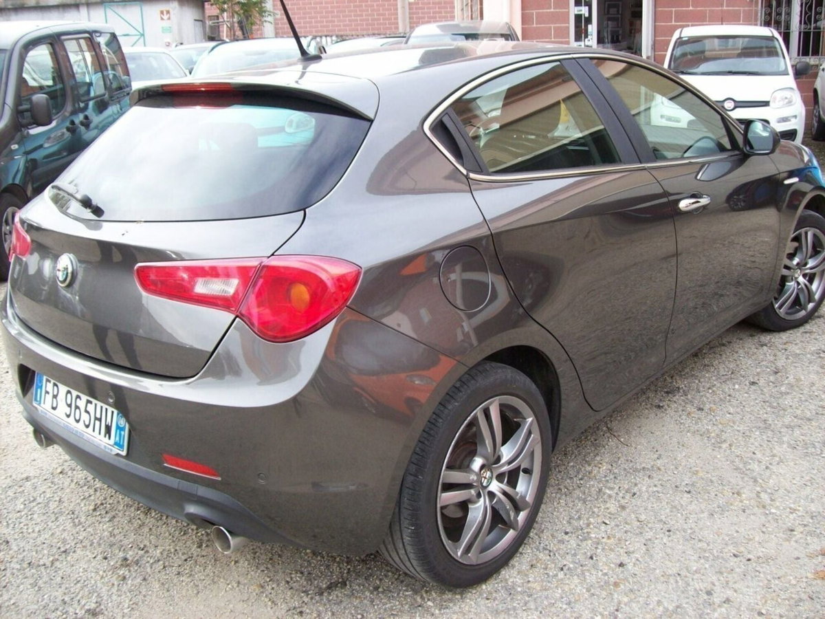 Alfa Romeo Giulietta 2.0 JTDm Sprint 150cv (12)
