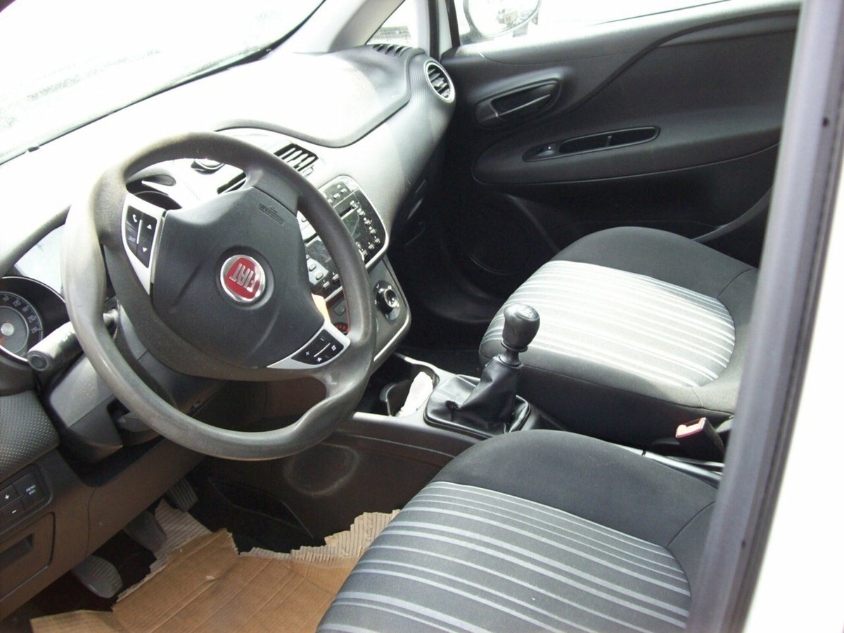 Fiat Punto Evo 1.2 5 porte S&S Dynamic (12)