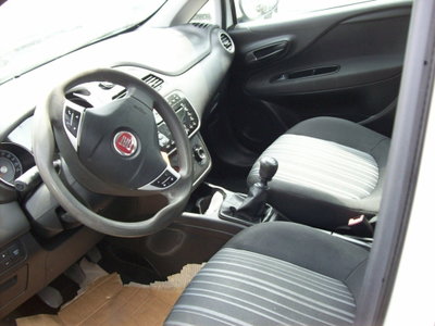 Fiat Punto Evo 1.2 5 porte S&S Dynamic (12)