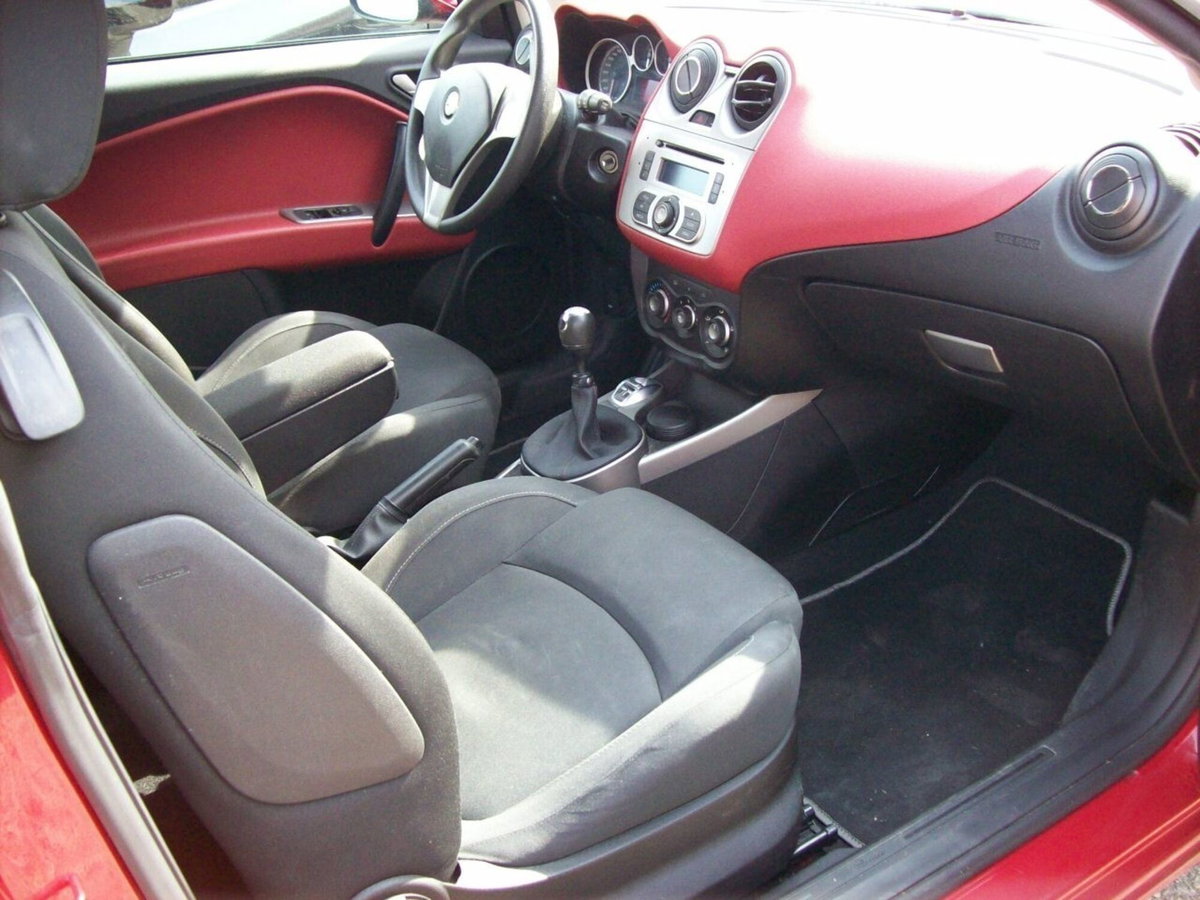 Alfa Romeo MiTo 1.3 JTDm-2 95 CV S&S Distinctive (12)
