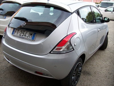 Lancia Ypsilon 1.2 69 CV 5 porte GPL Ecochic Gold (11)