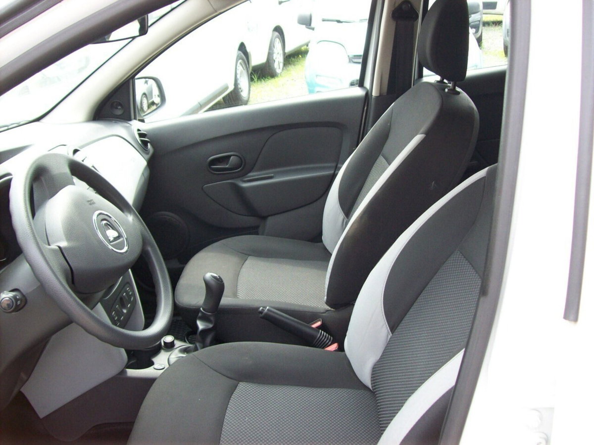 Dacia Sandero 1.2 GPL 75CV Ambiance (12)