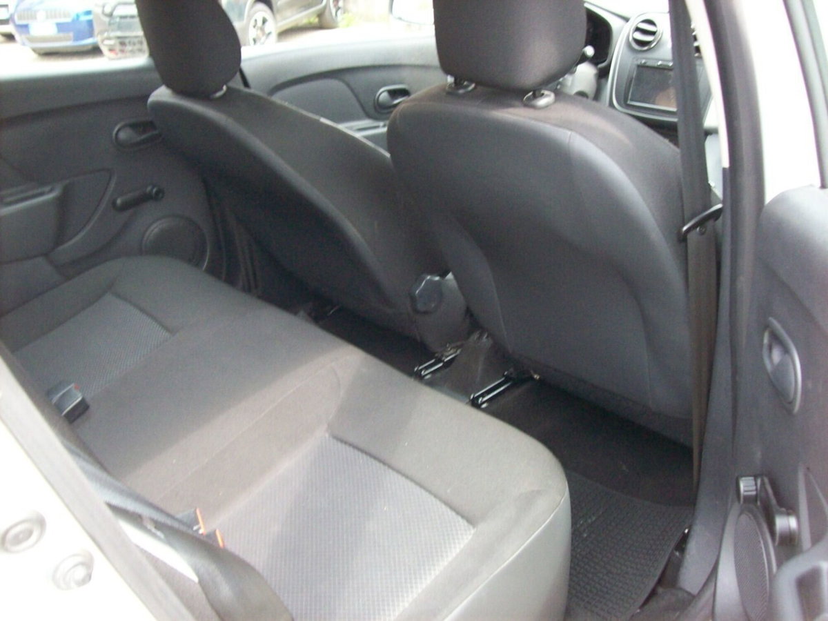 Dacia Sandero 1.2 GPL 75CV Ambiance (17)