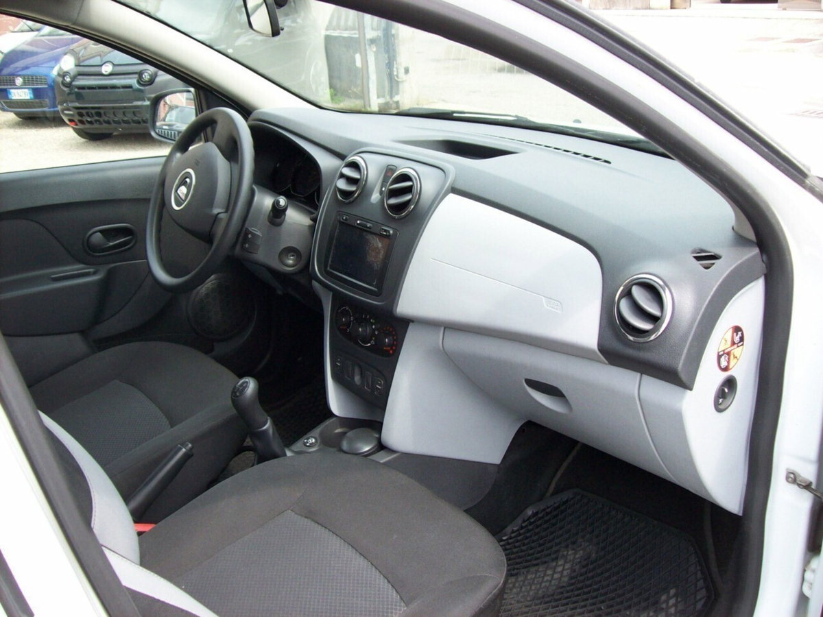 Dacia Sandero 1.2 GPL 75CV Ambiance (18)