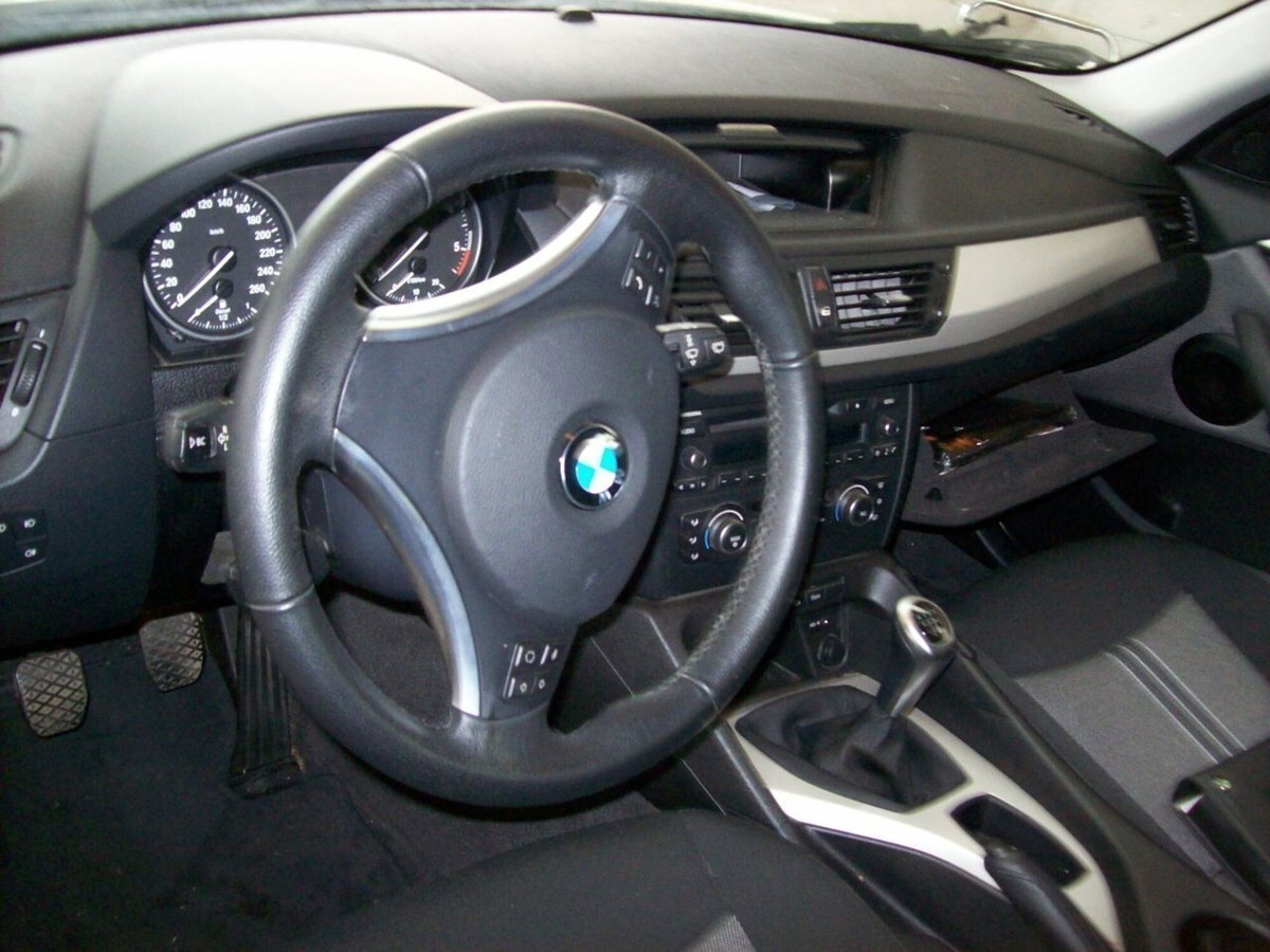 BMW X1 xDrive18d Eletta (10)