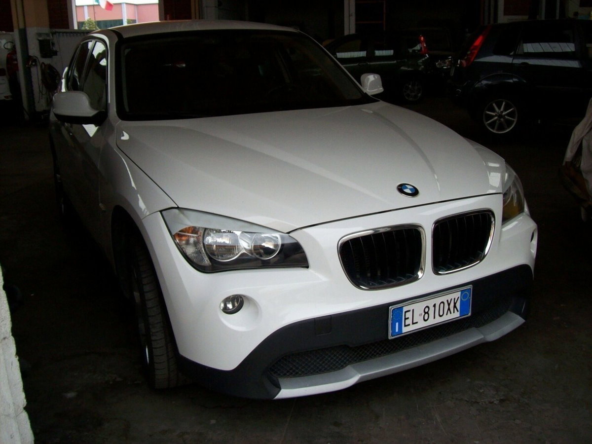 BMW X1 xDrive18d Eletta (2)