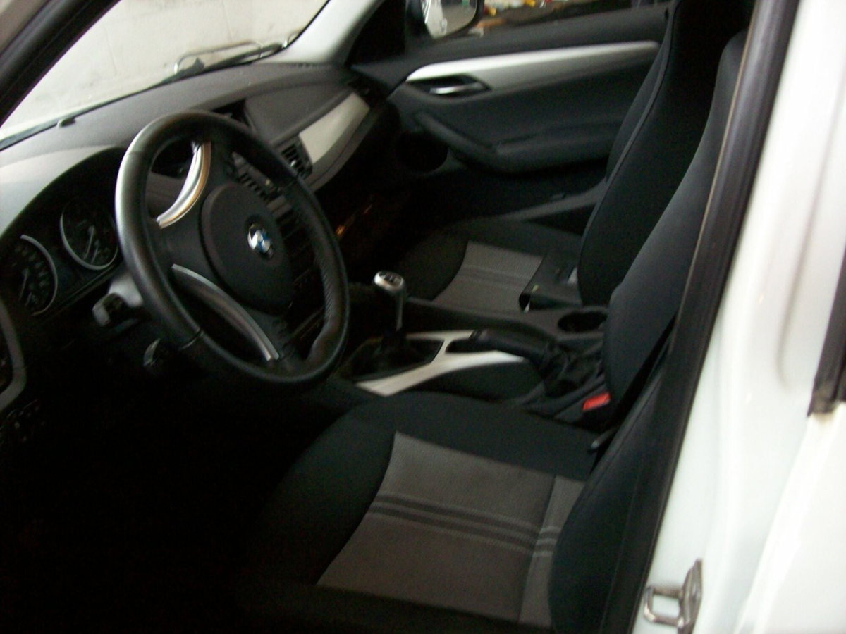 BMW X1 xDrive18d Eletta (9)
