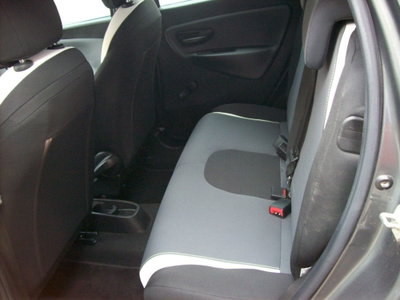 Lancia Ypsilon 1.2 69 CV 5 porte Elefantino (8)