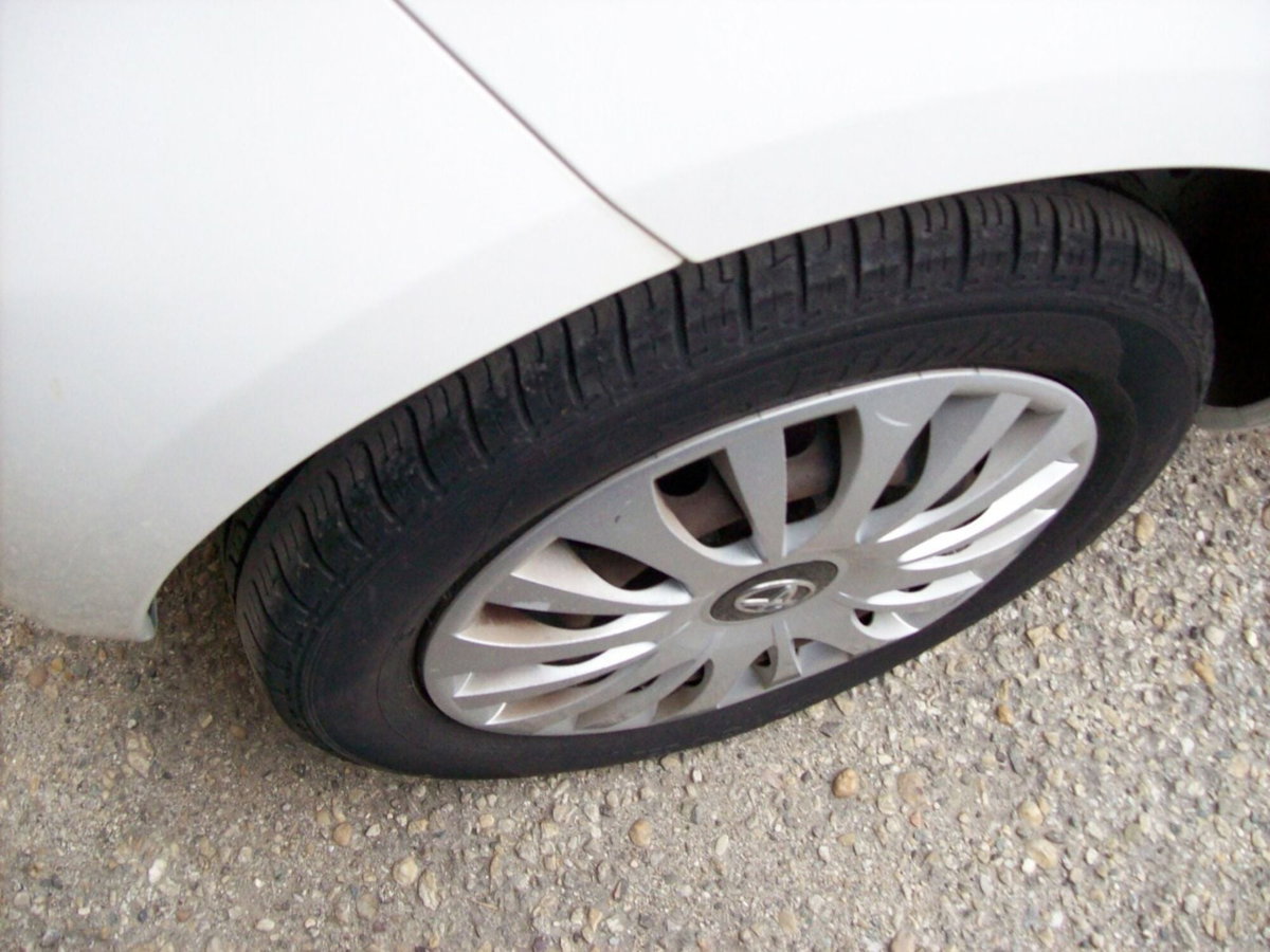 Toyota Yaris 1.3 5 porte Active (14)