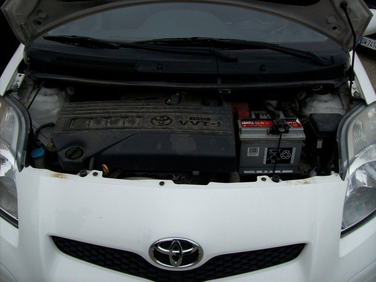 Toyota Yaris 1.3 5 porte Active (18)