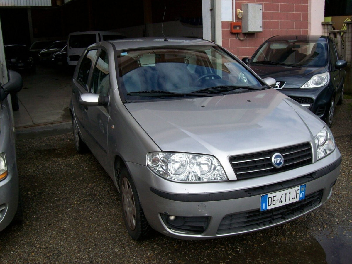 Fiat Punto 1.2 5 porte Dynamic (2)