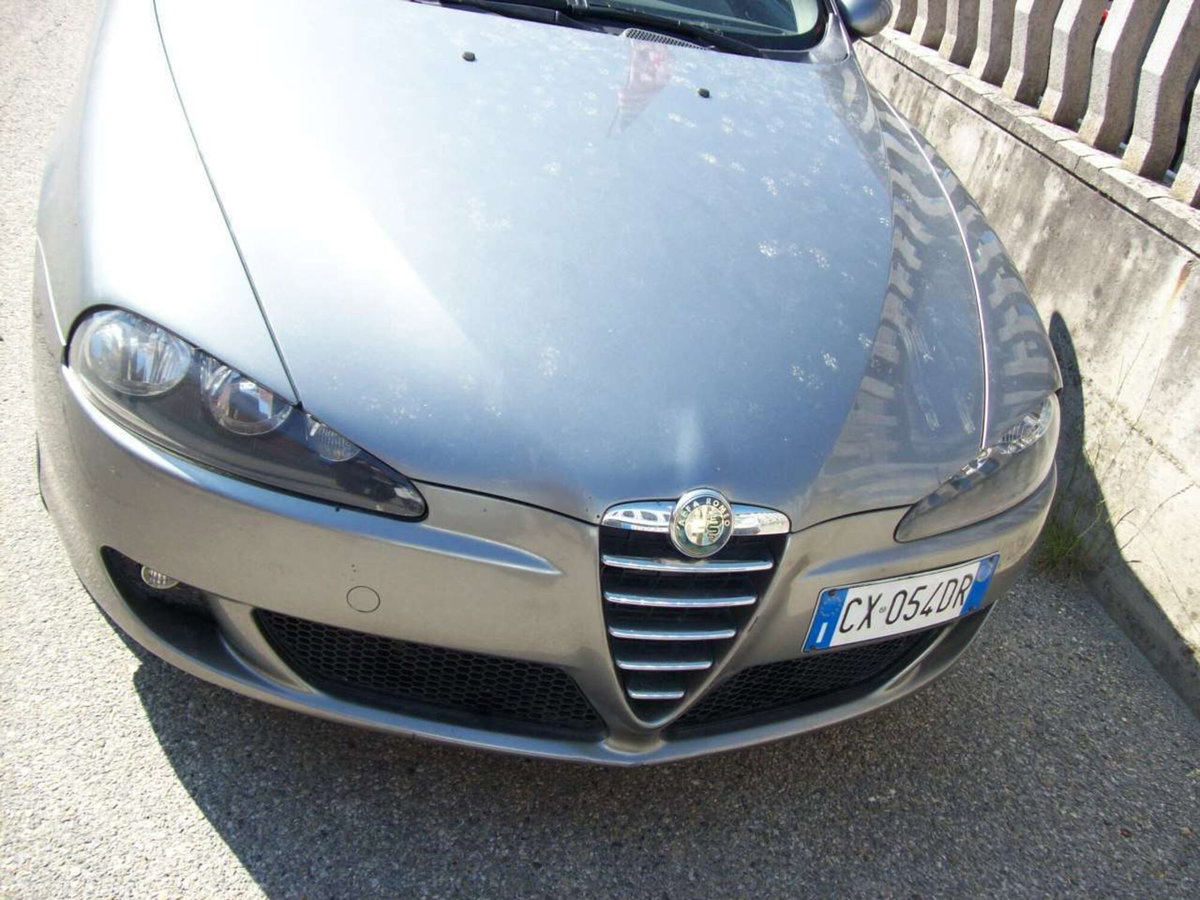 Alfa Romeo 147 1.9 JTD M-JET 16V 5 porte Dist. (2)