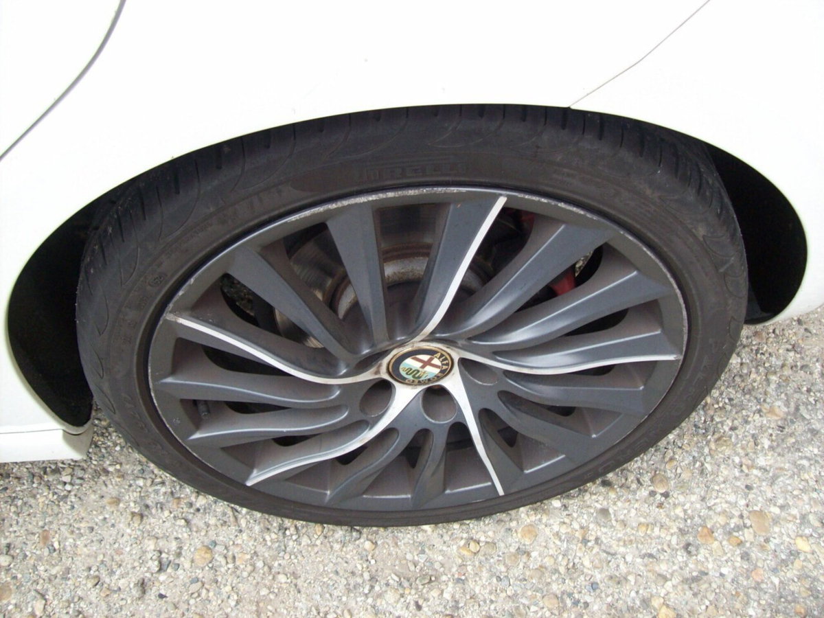 Alfa Romeo Giulietta 1750 tbi Quadrifoglio Verde 235cv (10)